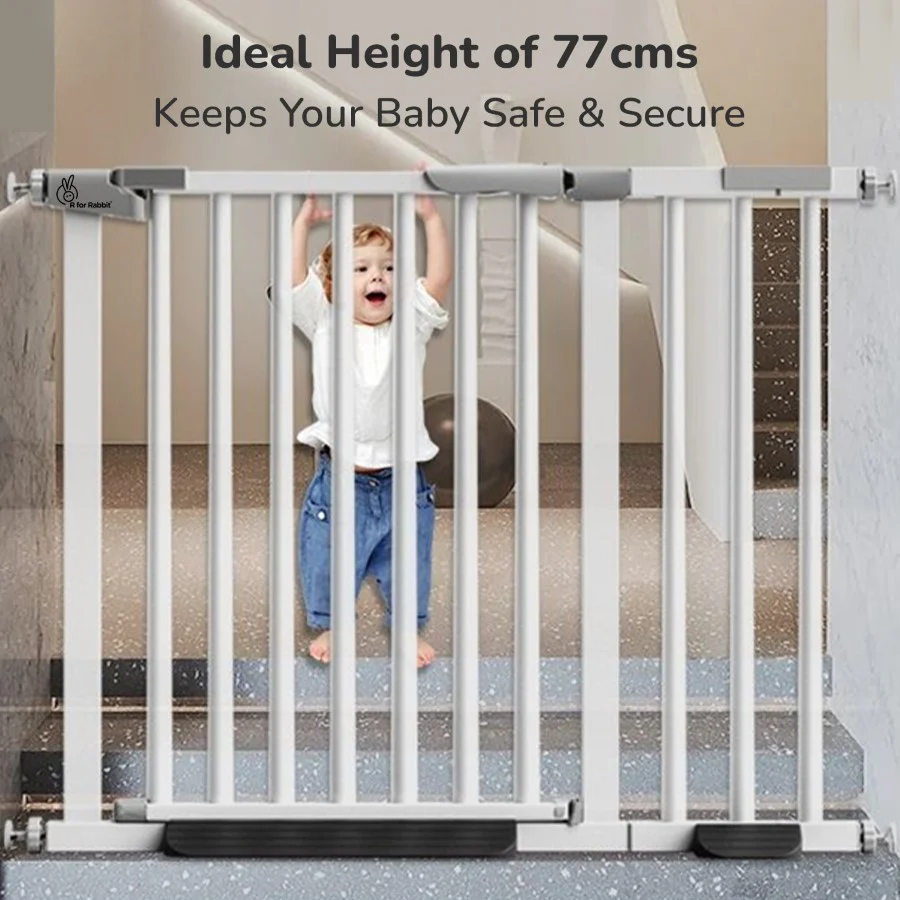 Safeguard Baby Safety Gate for Kids with Two-Way Auto-Close, No-Drill, Retractable Design & Adjustable Lock - Image 5